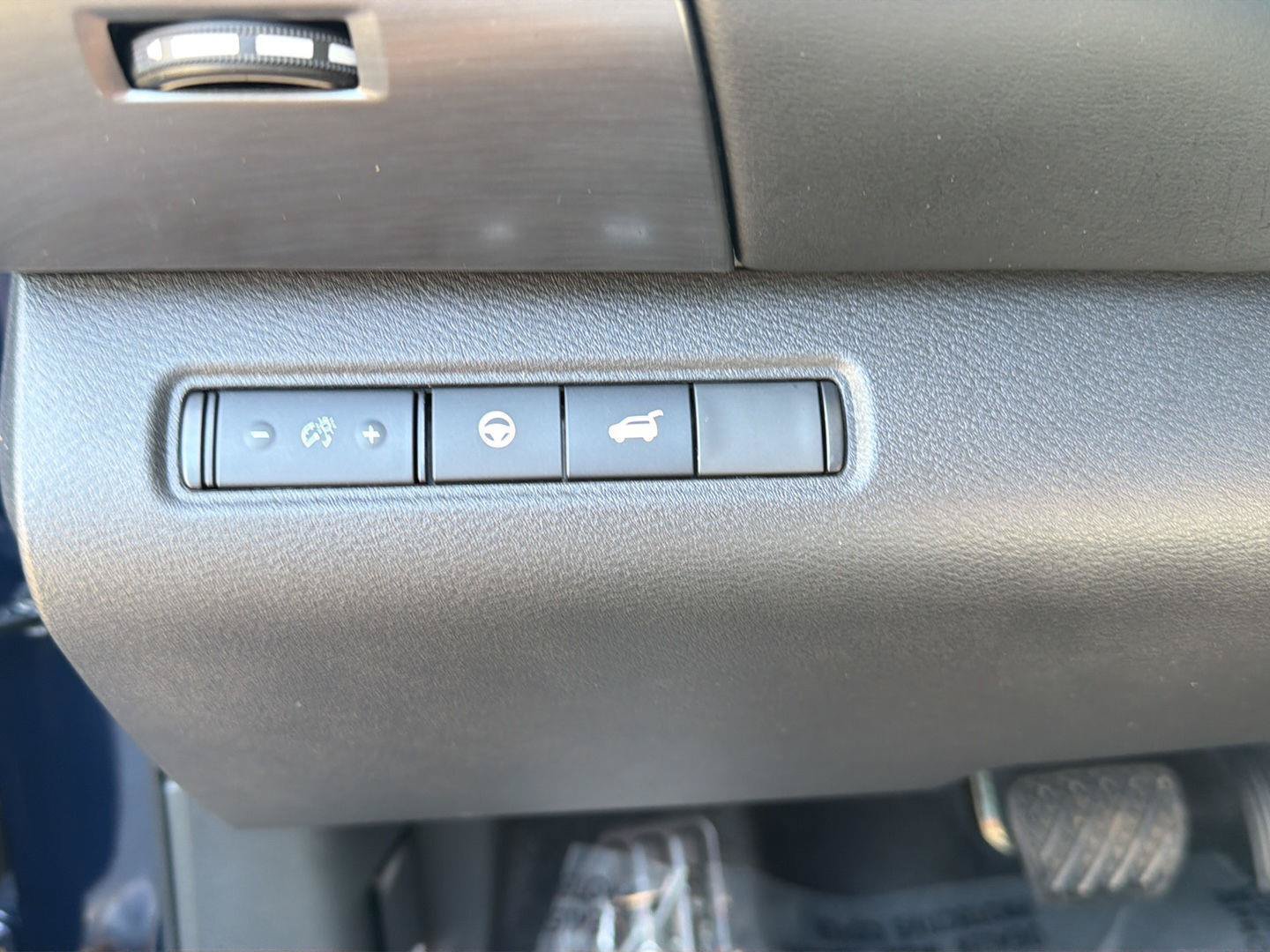 Used 2024 Nissan Pathfinder SL w/ SL Premium Package FWD image 19