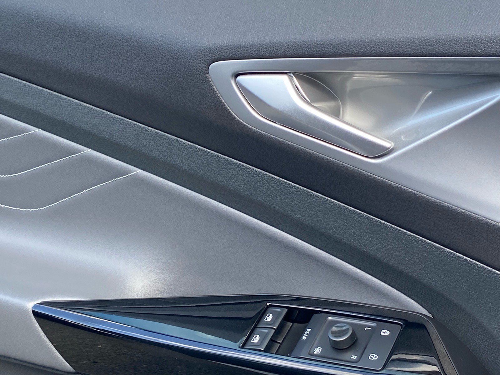 Certified 2023 Volkswagen ID.4 Pro S RWD image 17