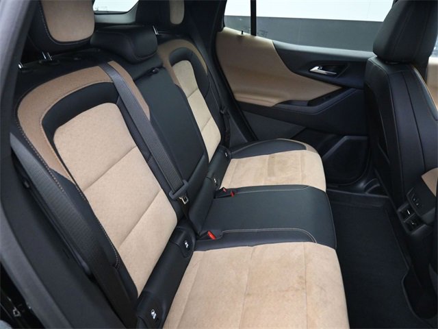 Used 2025 Chevrolet Equinox ACTIV w/ Safety and Technology Package image 13