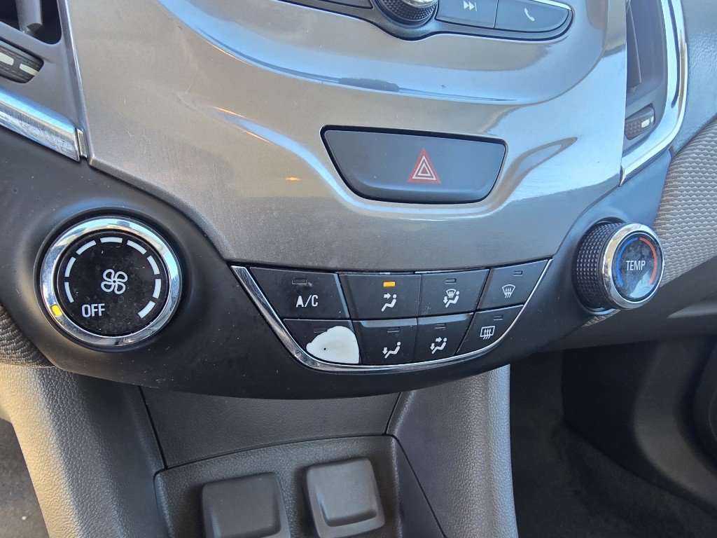 Used 2017 Chevrolet Cruze LT image 20