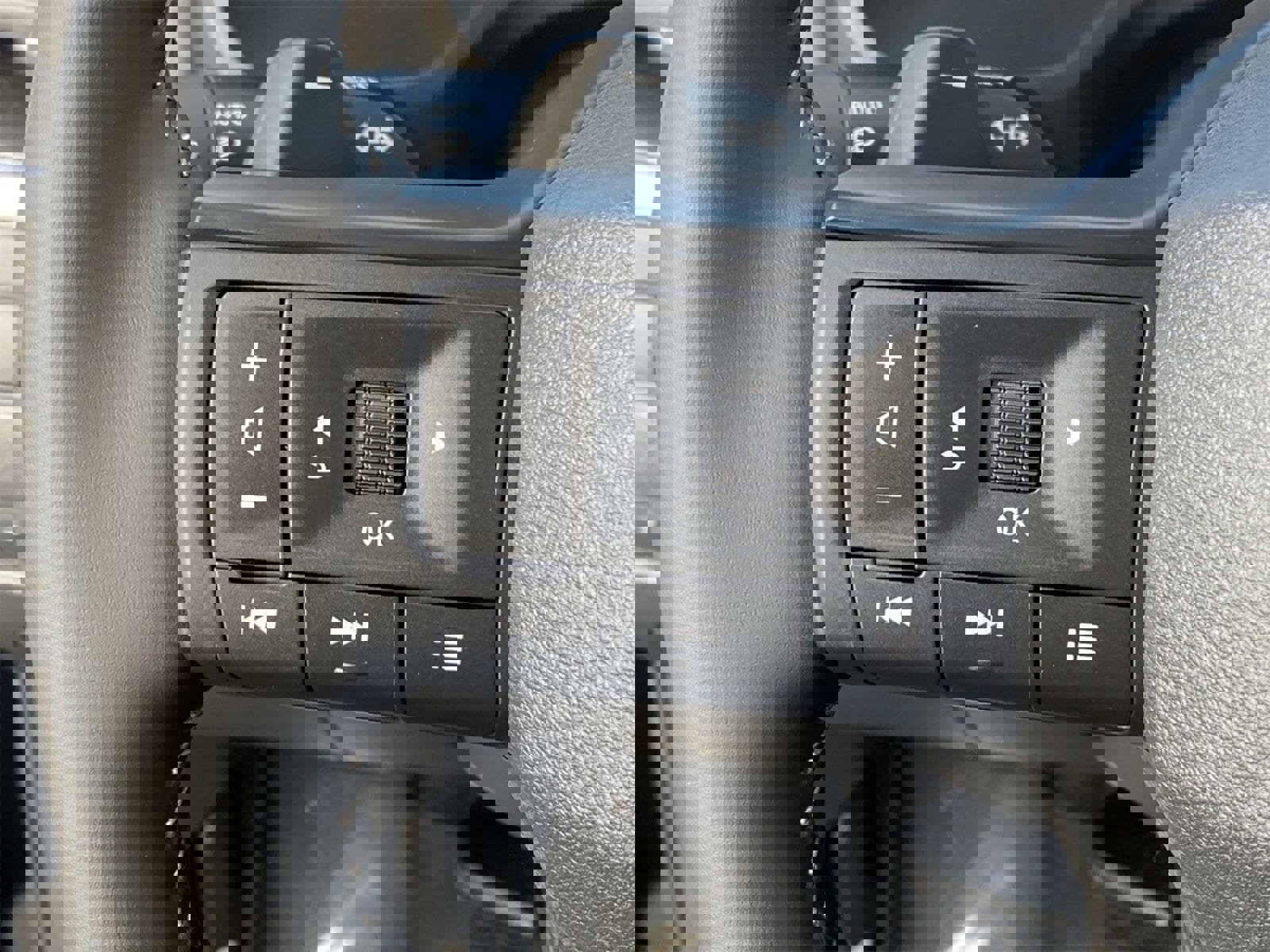 New 2026 Nissan Rogue SV image 32