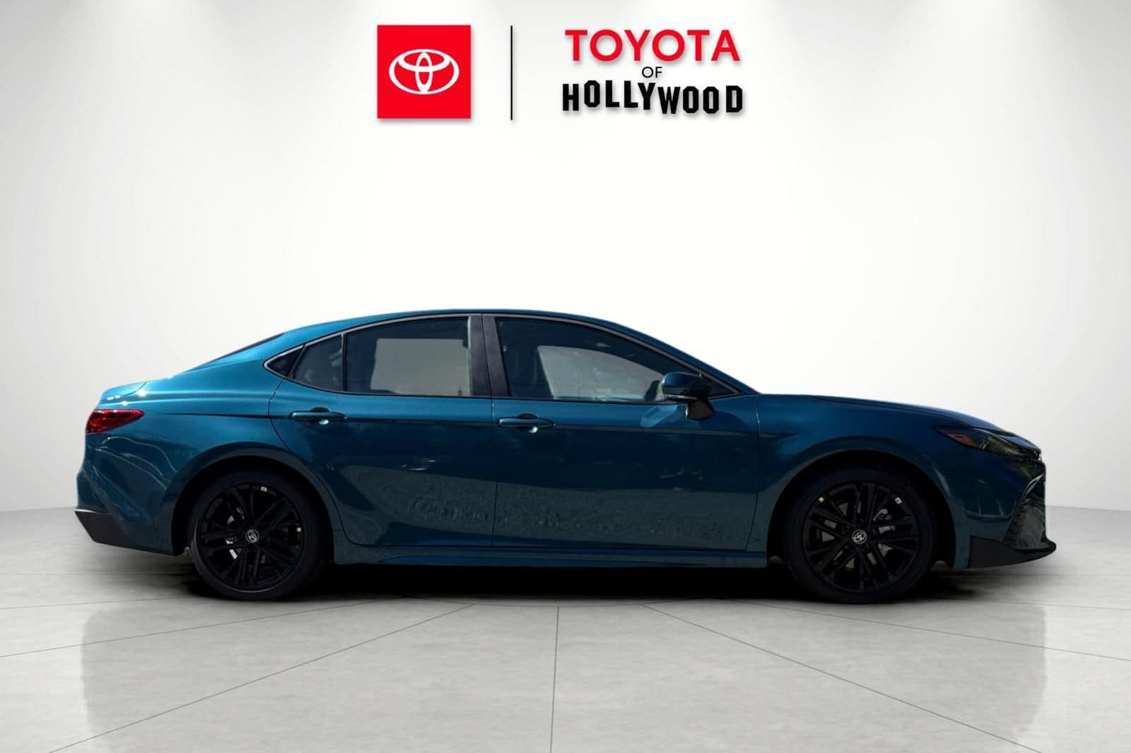 New 2026 Toyota Camry SE FWD image 3