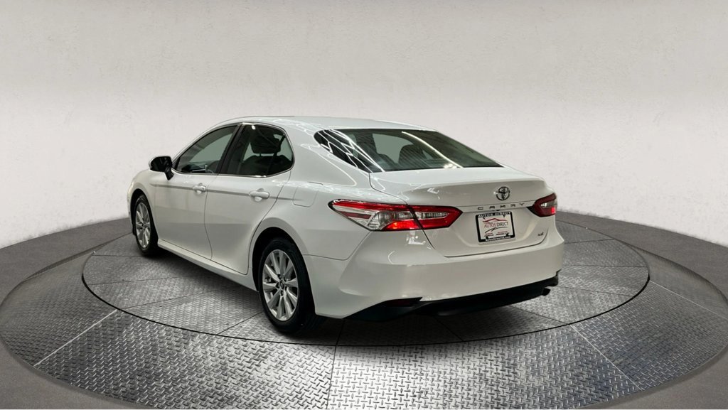 Used 2018 Toyota Camry LE image 5