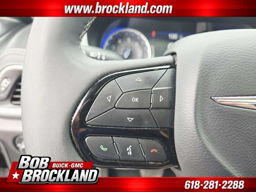 Used 2025 Chrysler Pacifica Limited FWD image 22