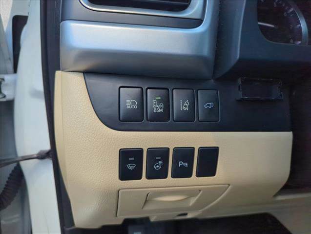 Used 2016 Toyota Highlander Limited Platinum AWD/4WD image 12