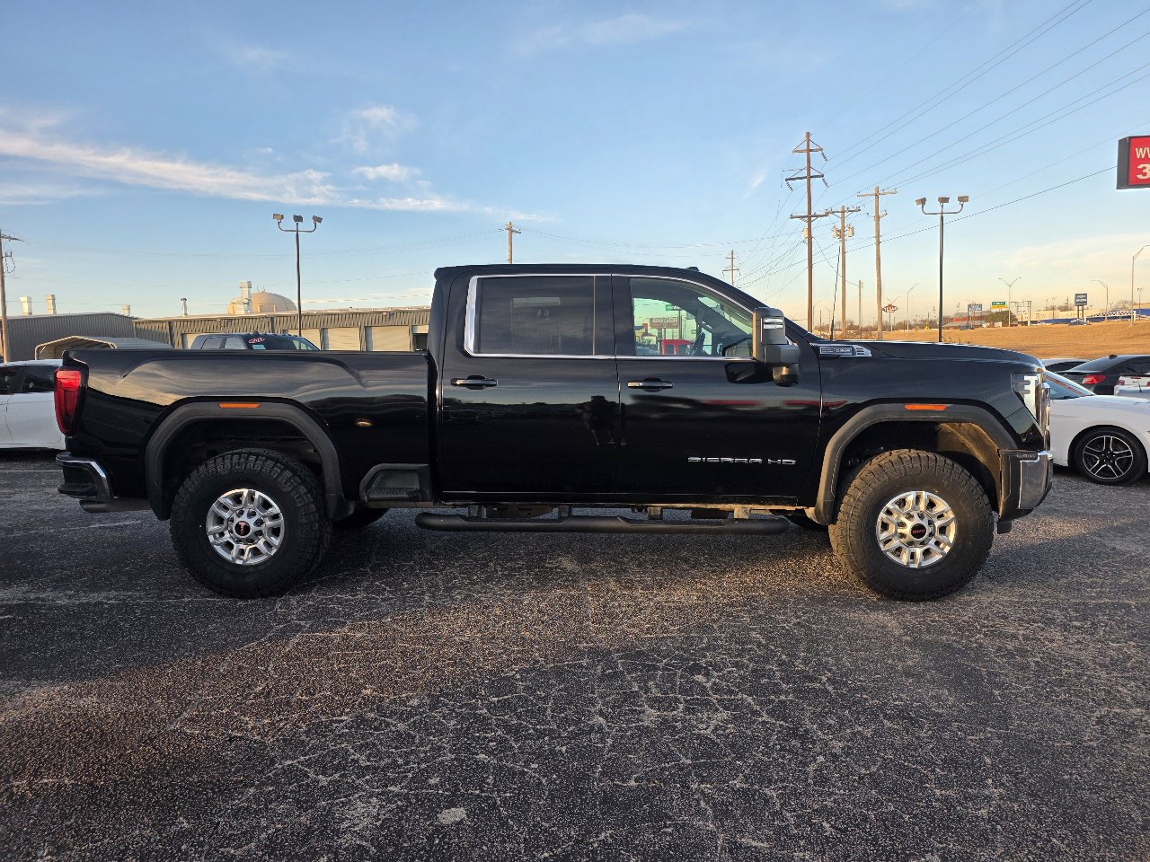 Used 2025 GMC Sierra 2500 SLE w/ SLE Value Package; image 8