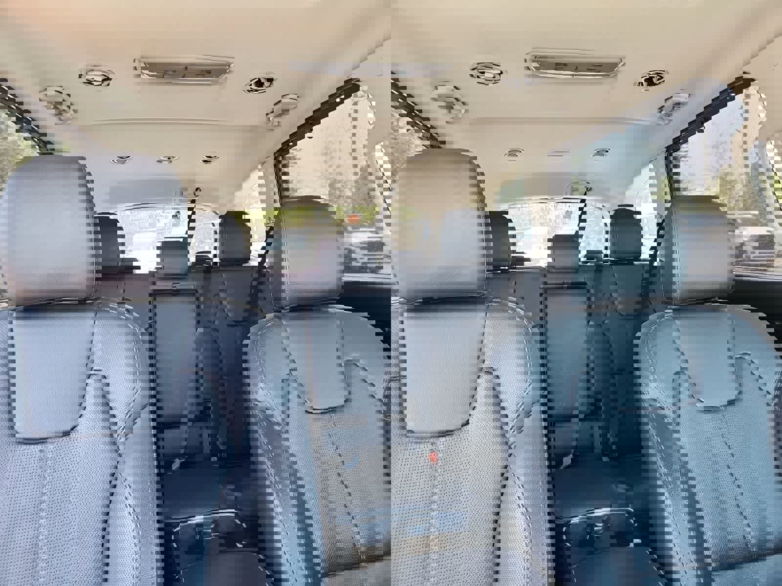 Used 2022 Kia Telluride EX image 19