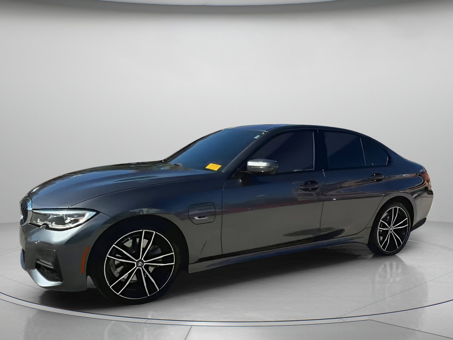 Used 2022 BMW 330e w/ M Sport Package image 13