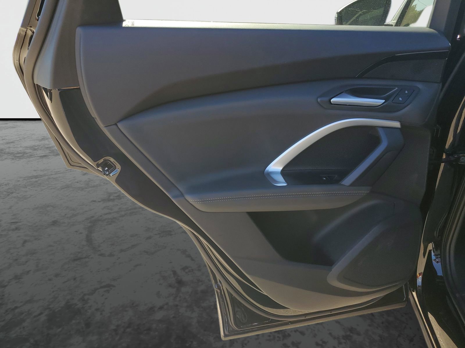 Used 2025 Audi Q5 Premium w/ Convenience Package image 16