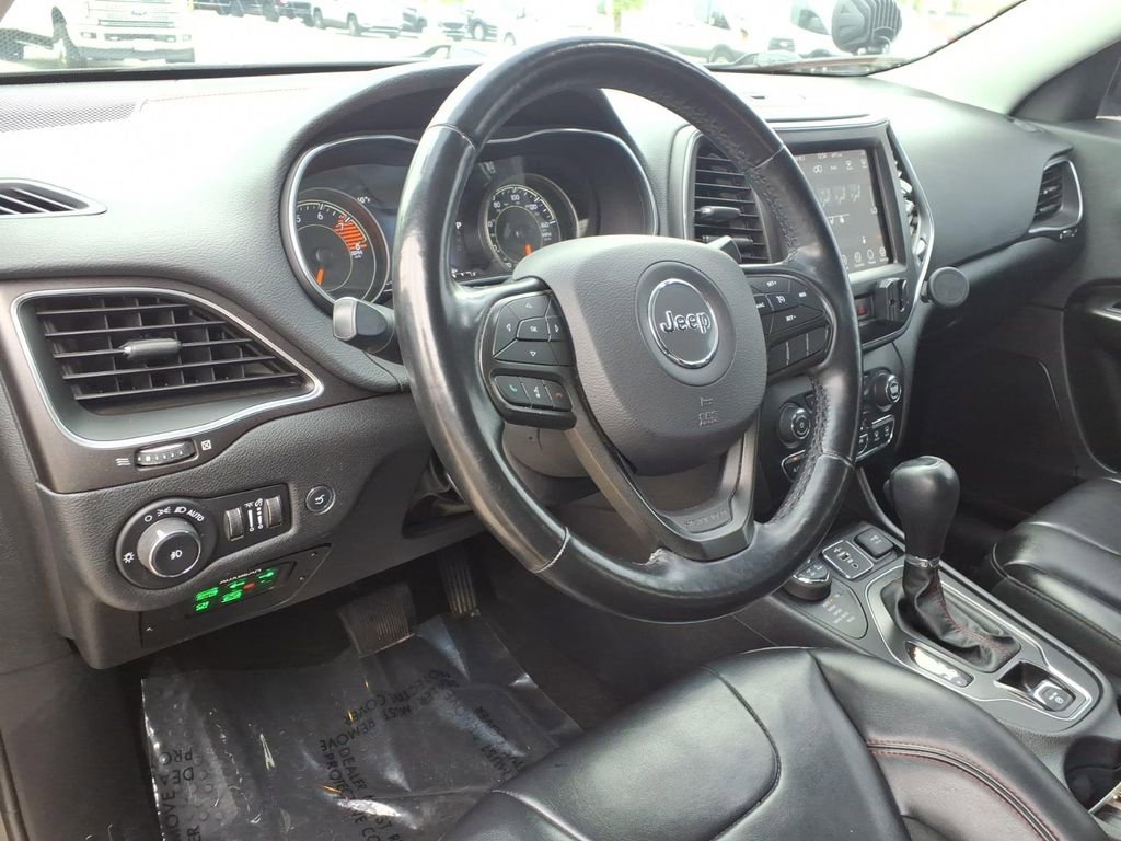 Used 2020 Jeep Cherokee Trailhawk w/ Comfort/Convenience Group AWD/4WD image 16