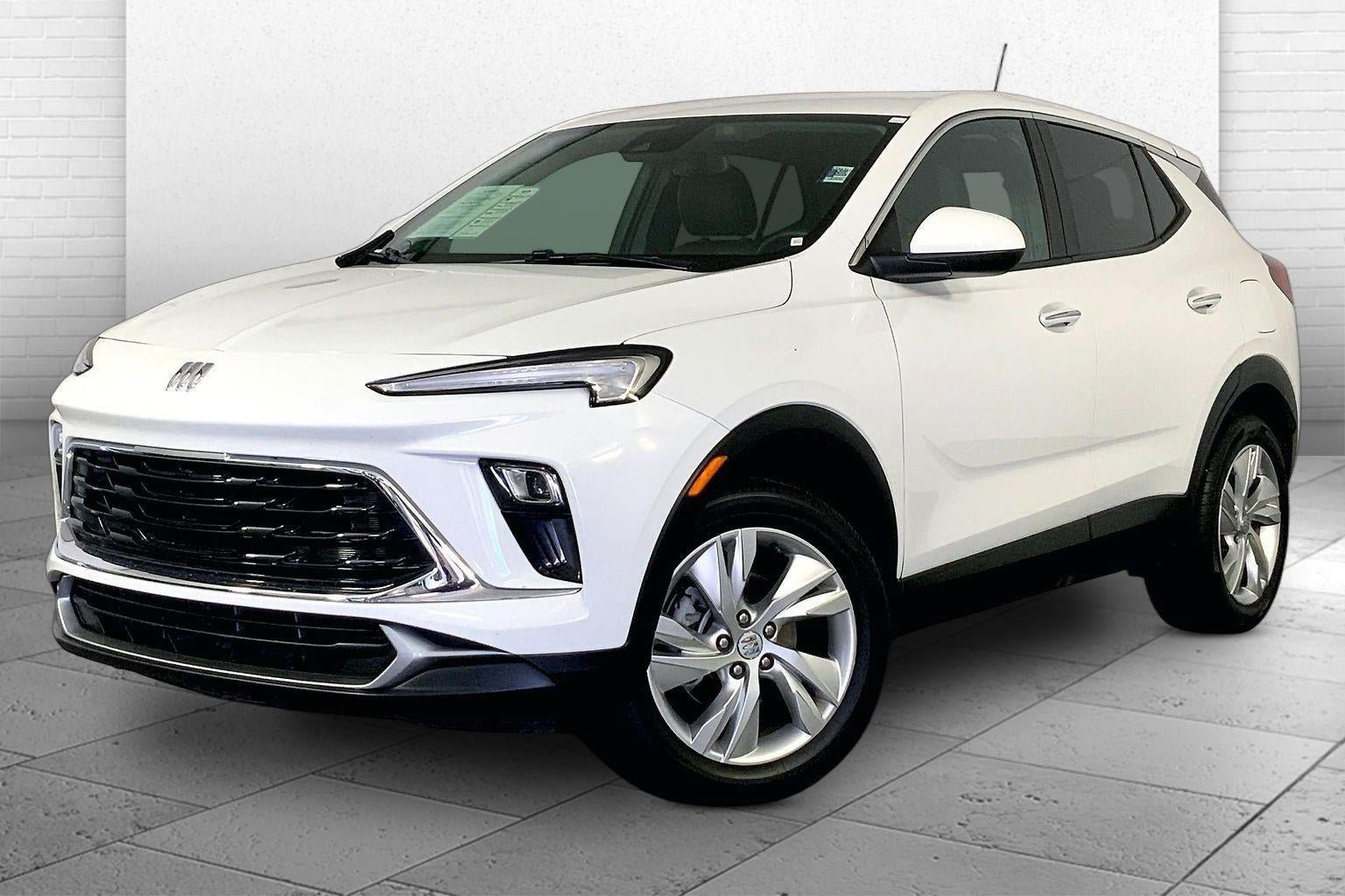 Used 2025 Buick Encore GX Preferred AWD/4WD image 13