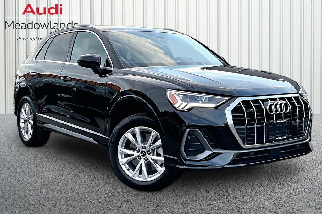 Used 2025 Audi Q3 2.0T Premium w/ Convenience Package image 3
