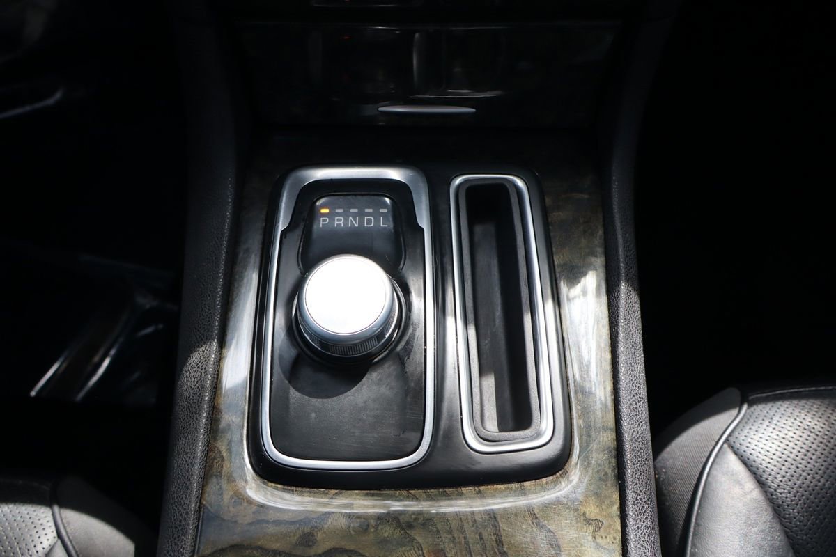 Used 2016 Chrysler 300 C image 35