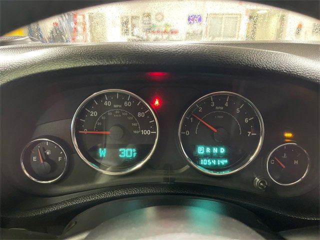 Used 2015 Jeep Wrangler Unlimited Rubicon w/ Connectivity Group image 15