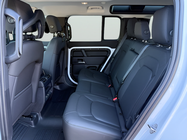 Certified 2026 Land Rover Defender 110 S AWD/4WD image 31