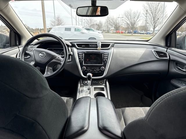 Used 2019 Nissan Murano SV image 17