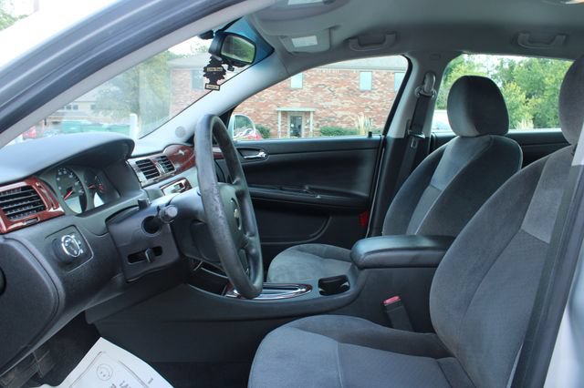Used 2009 Chevrolet Impala LS FWD image 12