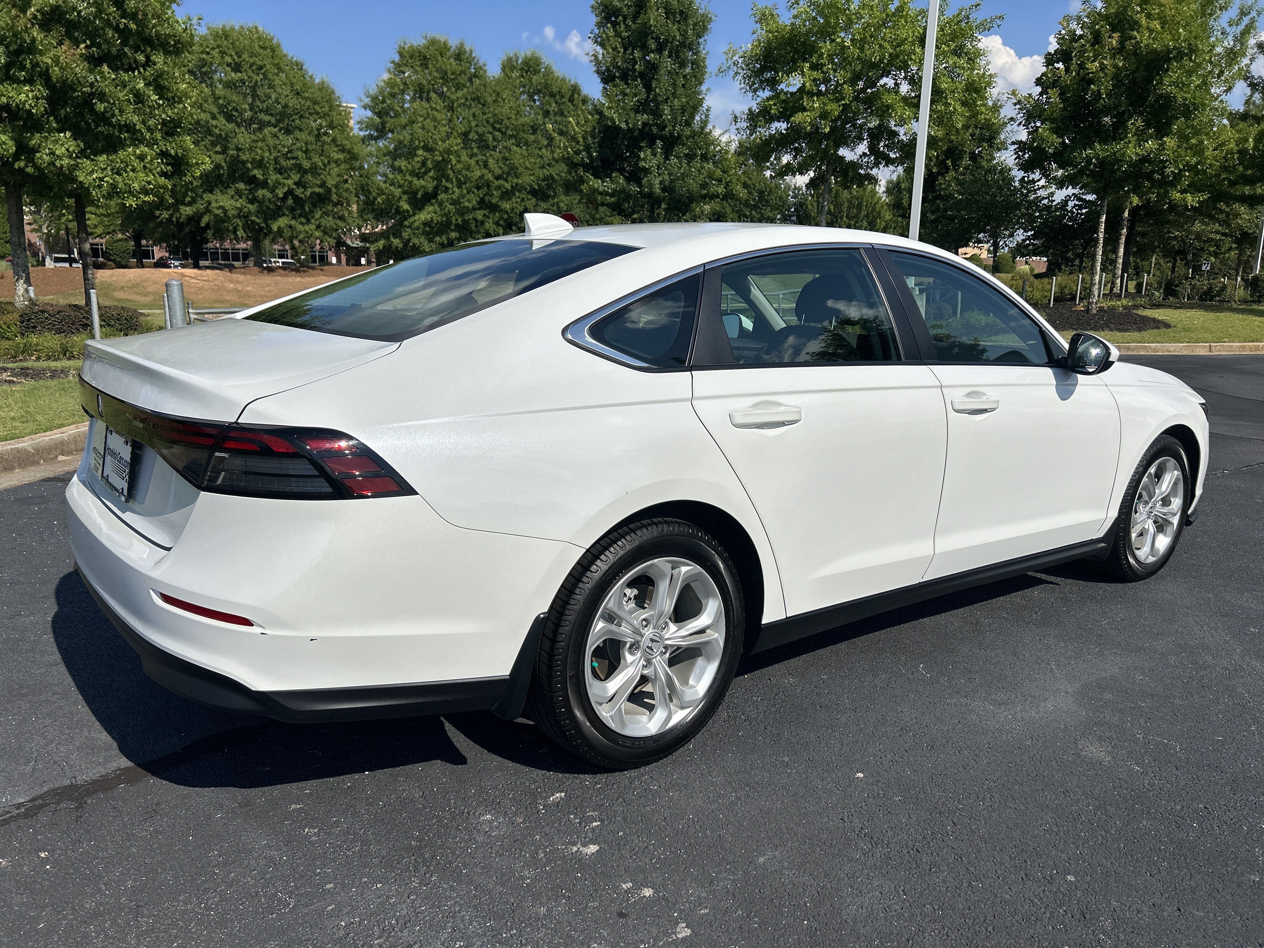 Certified 2023 Honda Accord LX image 9