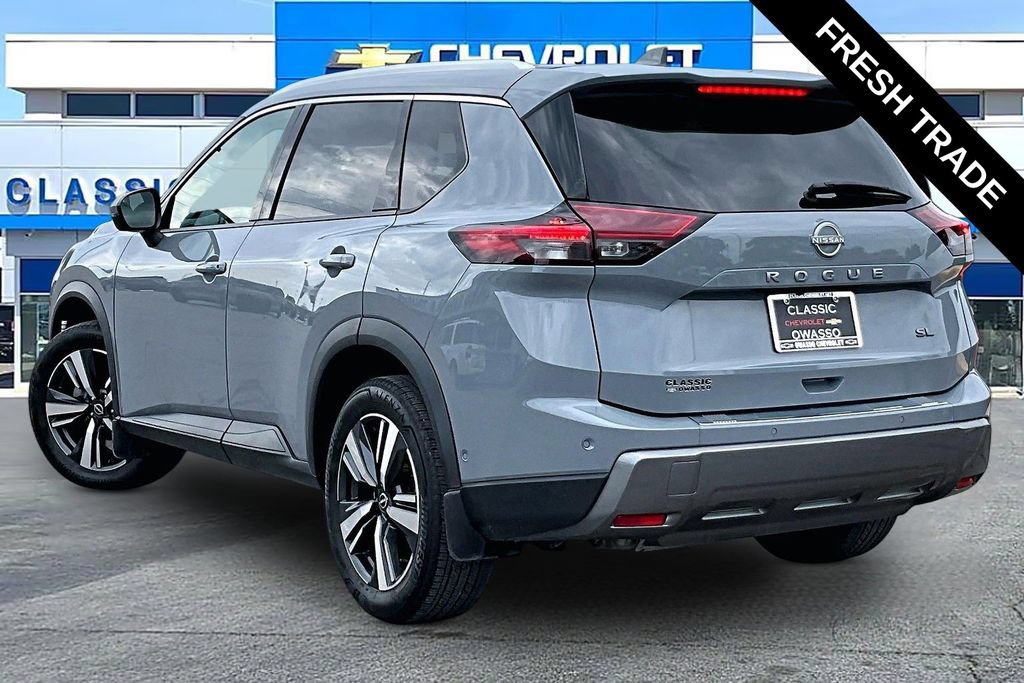 Used 2024 Nissan Rogue SL w/ SL Premium Package FWD image 3
