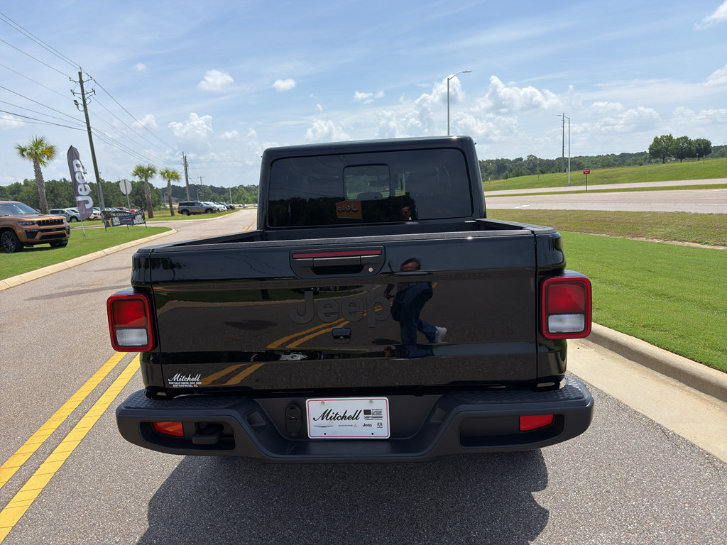 Certified 2025 Jeep Gladiator Sport AWD/4WD image 6