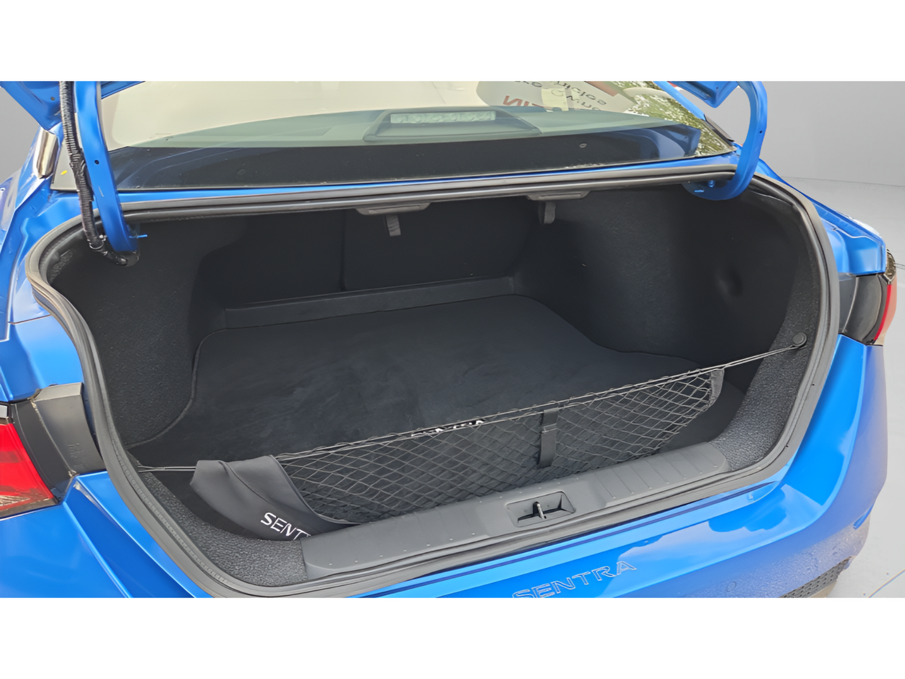 Used 2022 Nissan Sentra SR w/ Lighting Package FWD image 13