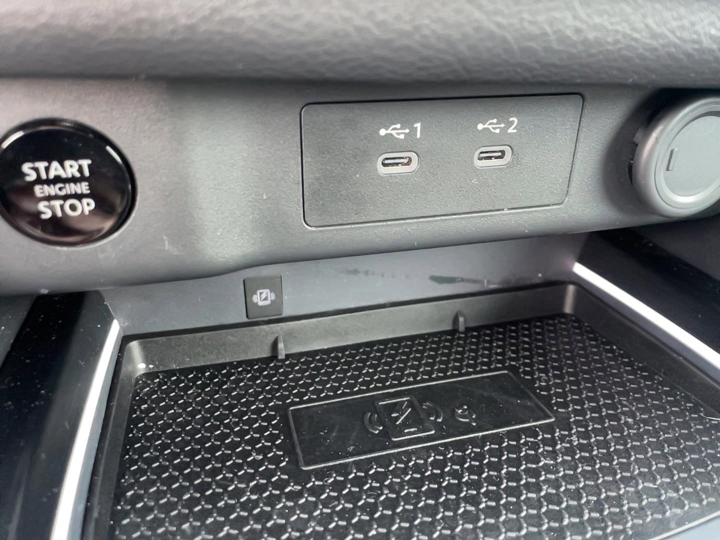 Used 2025 Nissan Rogue SV w/ Rock Creek Premium Package image 24
