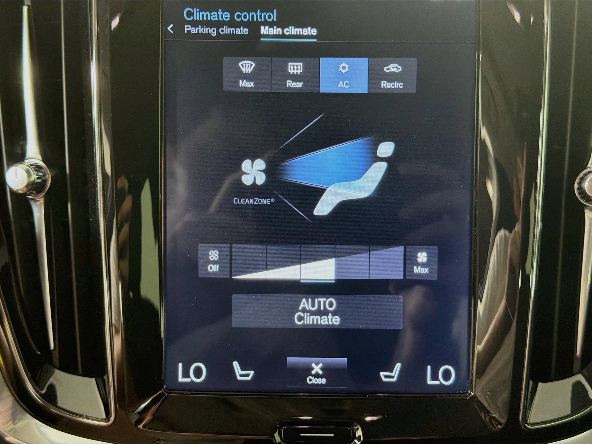 Used 2019 Volvo S60 T5 Momentum w/ Multimedia Package FWD image 17