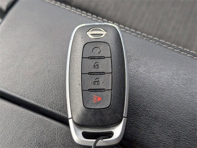 Used 2023 Nissan Rogue SV image 27