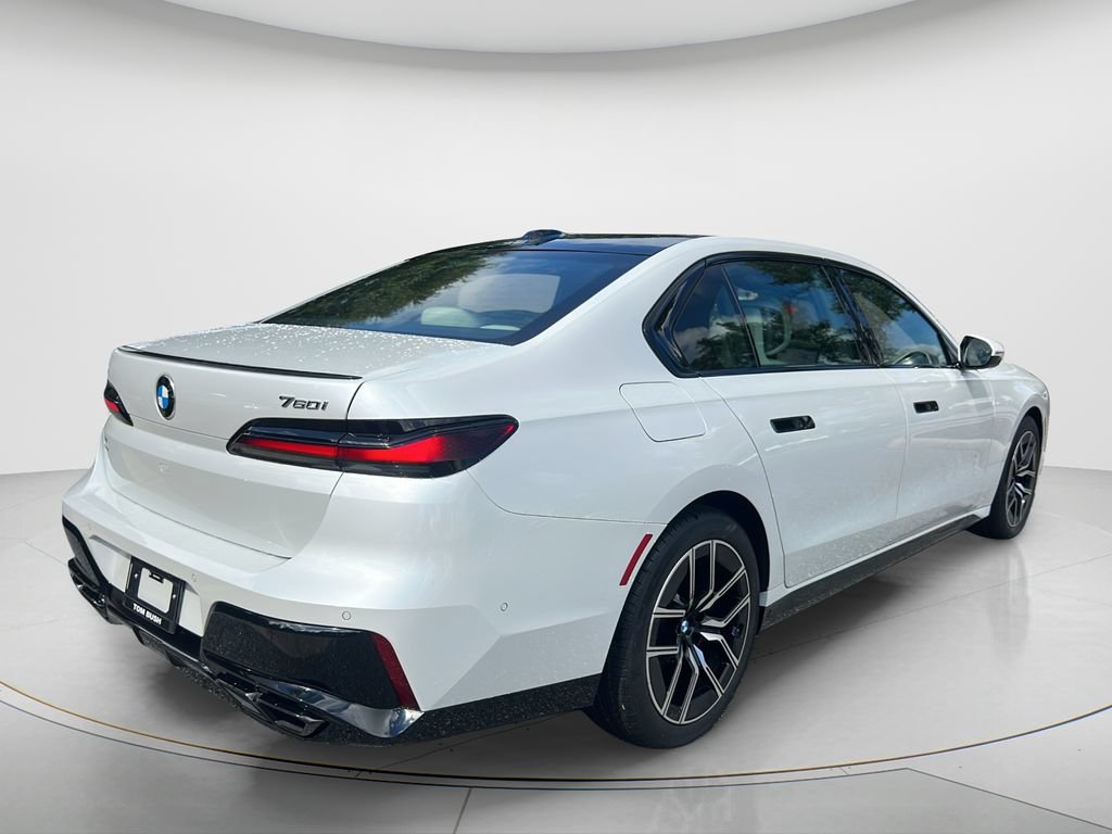 Used 2024 BMW 760i xDrive w/ Executive Package AWD/4WD image 5