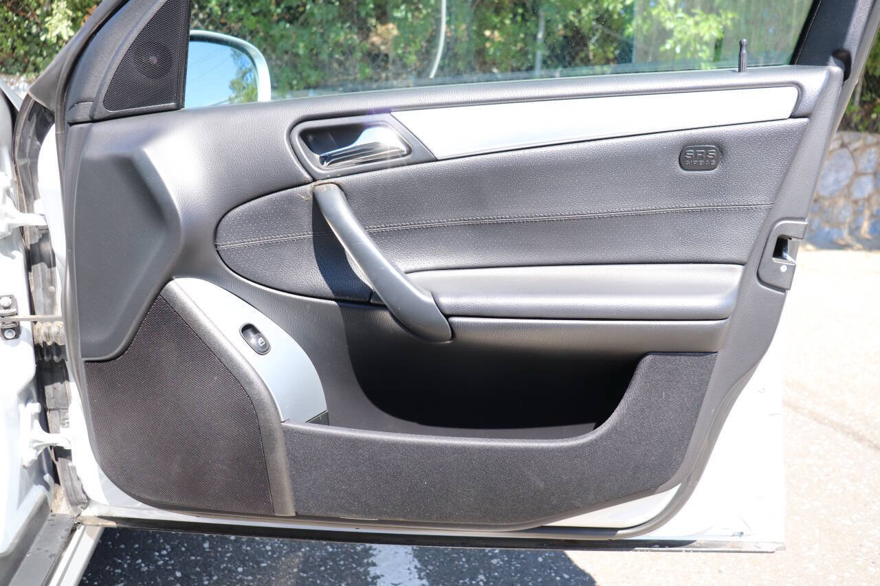 Used 2006 Mercedes-Benz C 230 Sedan image 15
