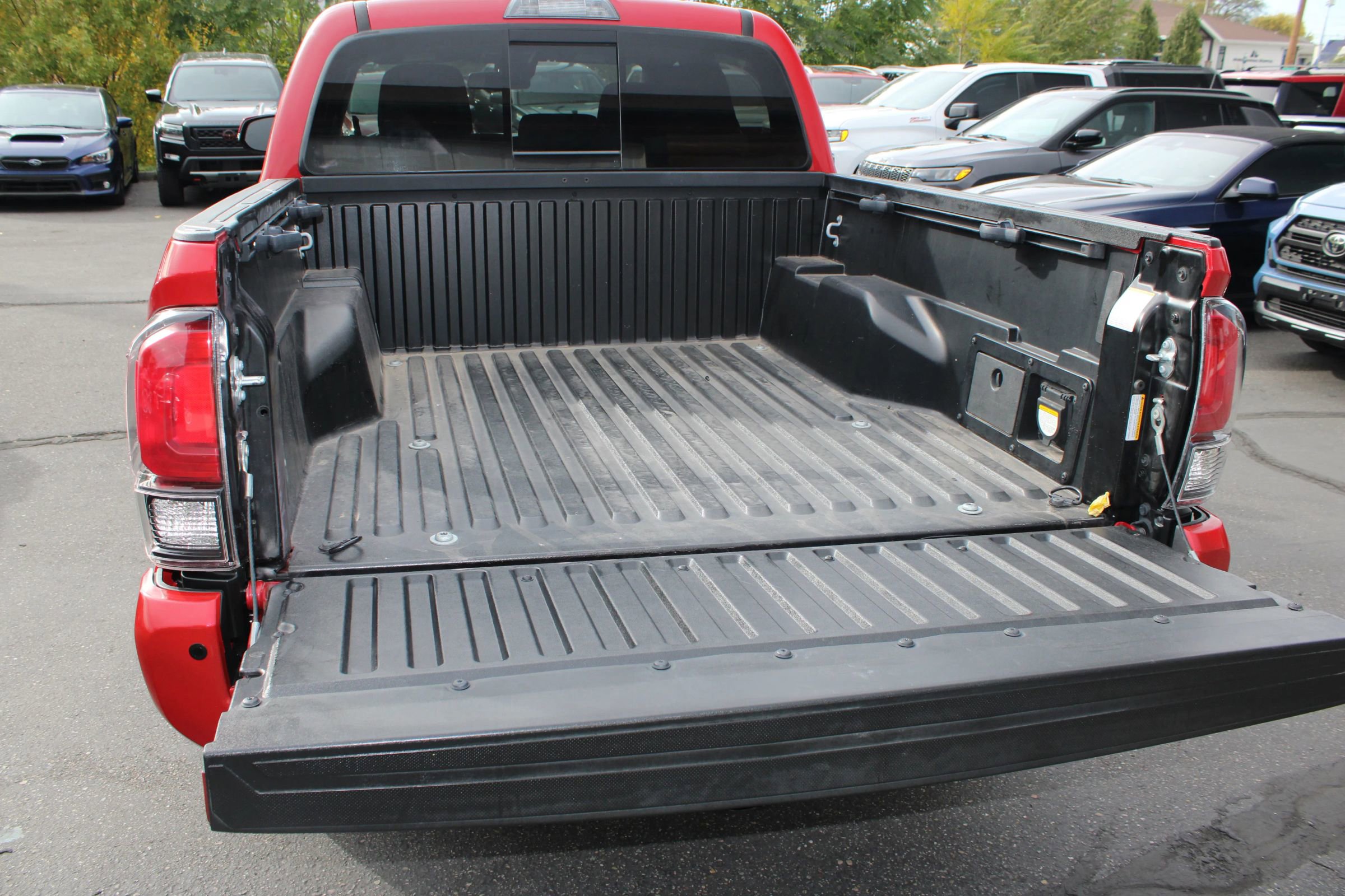 Used 2022 Toyota Tacoma TRD Off-Road image 13