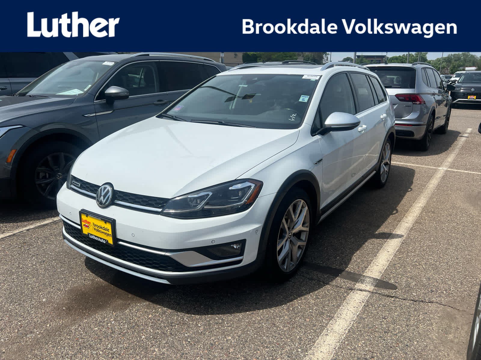 Used 2019 Volkswagen Golf Alltrack SE AWD/4WD image 1