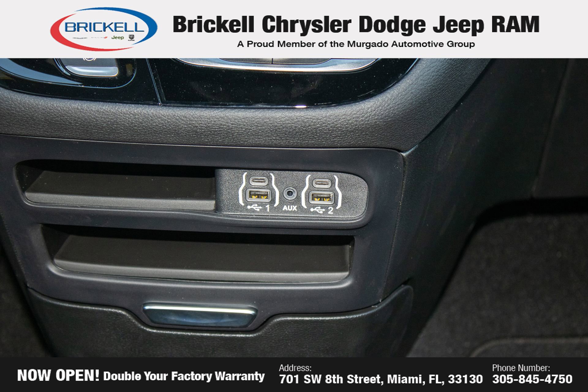 New 2025 Chrysler Pacifica Select FWD image 29