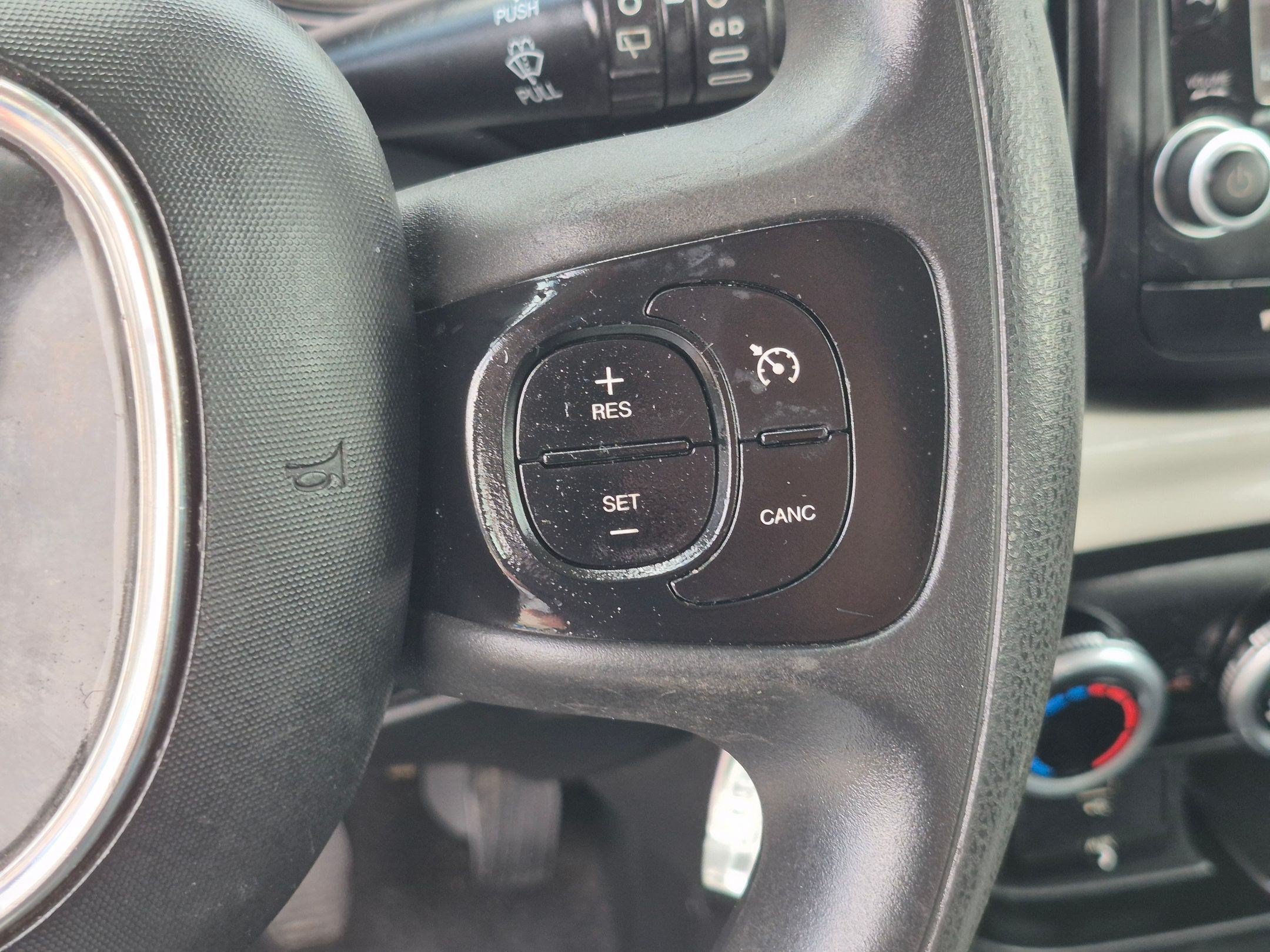 Used 2014 FIAT 500L Pop FWD image 20
