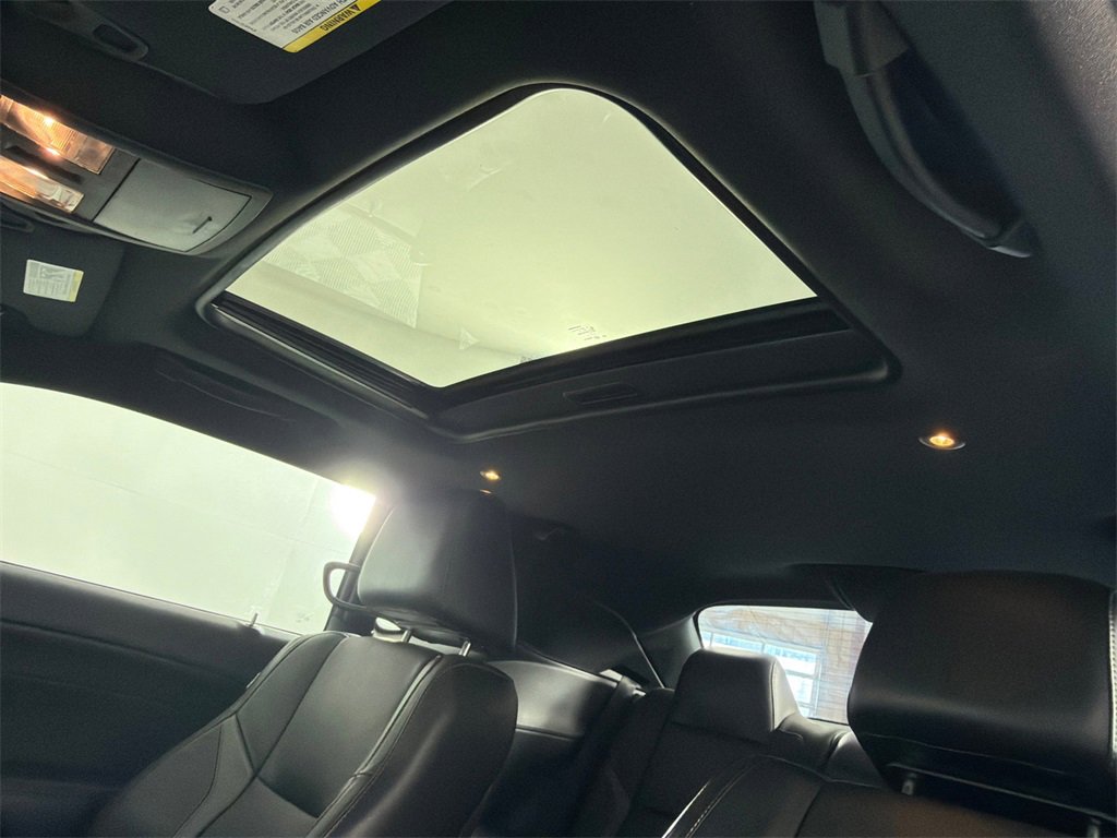 Used 2015 Dodge Challenger SXT Plus image 2