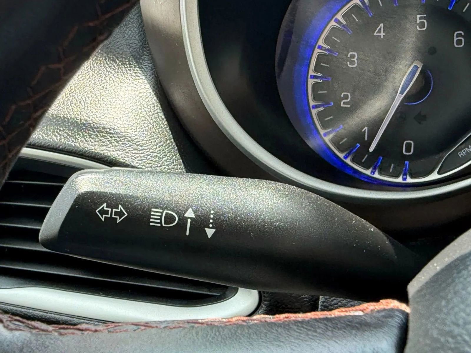 Used 2017 Chrysler Pacifica Touring-L w/ Tire & Wheel Group image 28