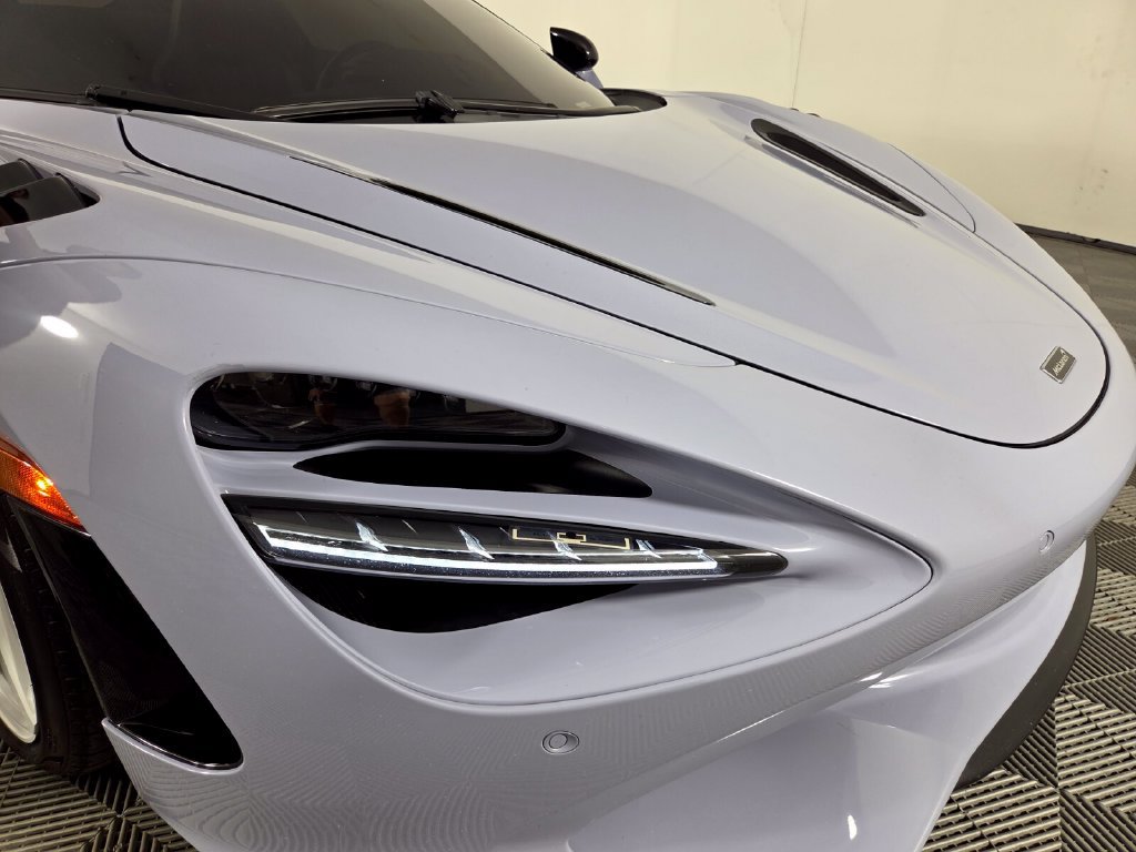 Used 2024 McLaren 750S Spider RWD image 28