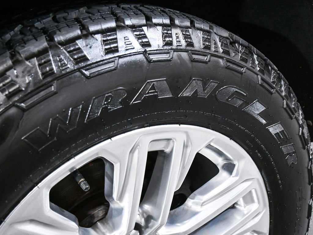 Used 2023 GMC Yukon XL SLT w/ SLT Premium Package image 88