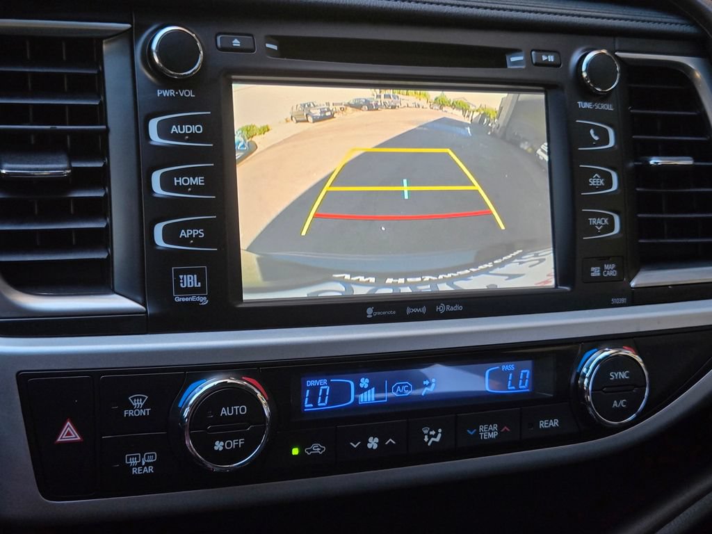 Used 2019 Toyota Highlander Limited AWD/4WD image 19