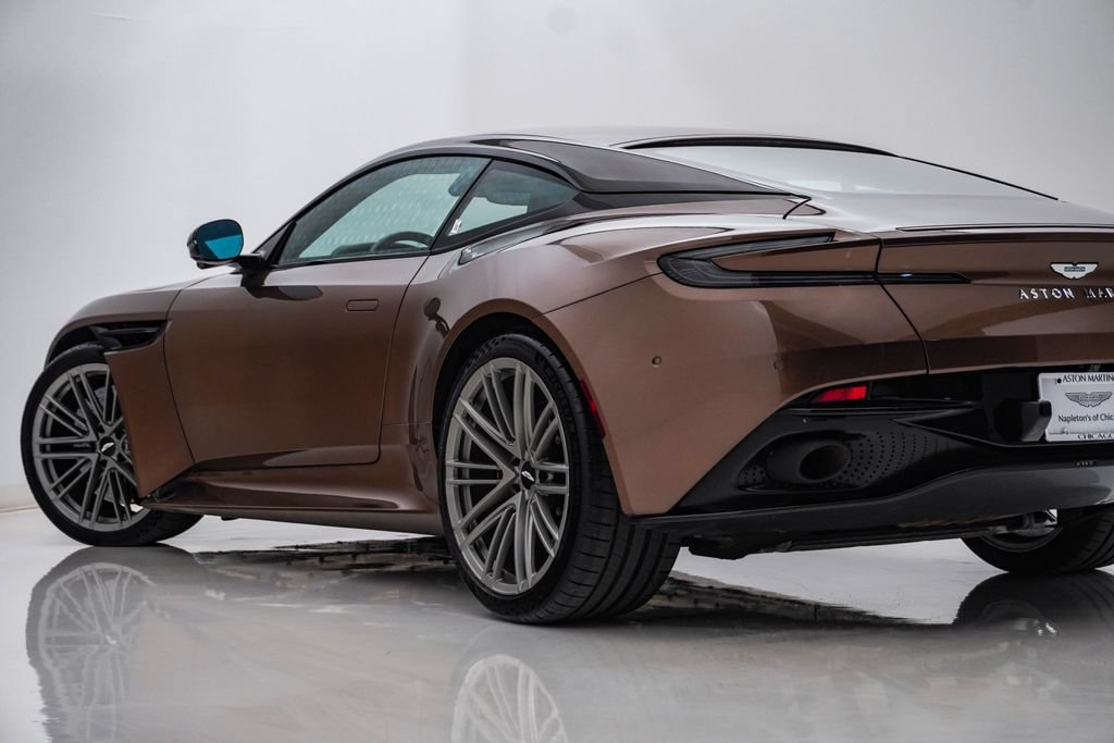 Used 2024 Aston Martin DB12 Coupe RWD image 9