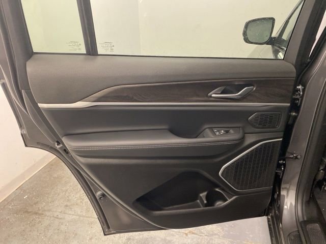 New 2026 Jeep Grand Cherokee L Limited image 22