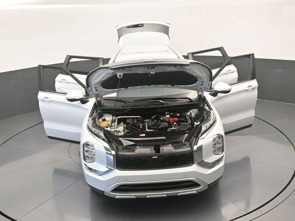 Used 2023 Mitsubishi Outlander SE image 79
