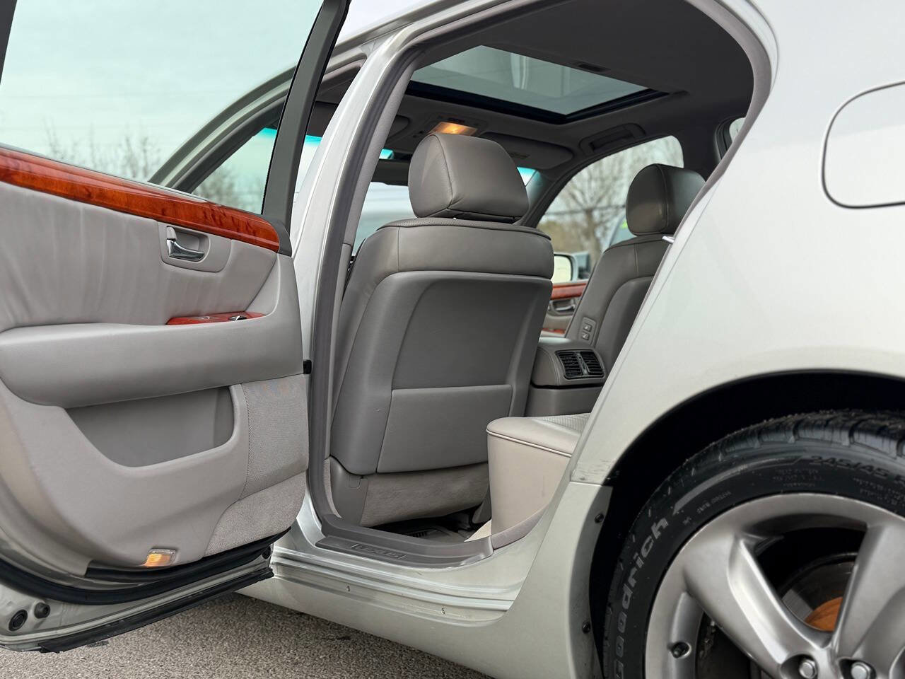 Used 2003 Lexus LS 430 image 35