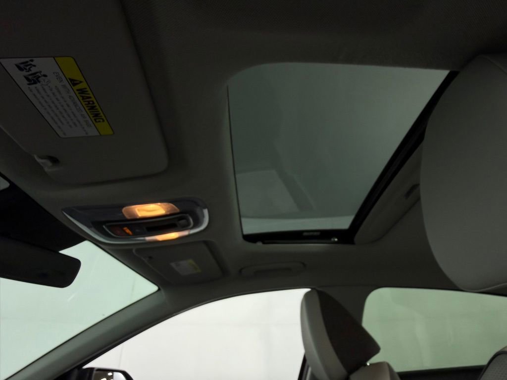 Used 2024 Hyundai Elantra Limited image 25