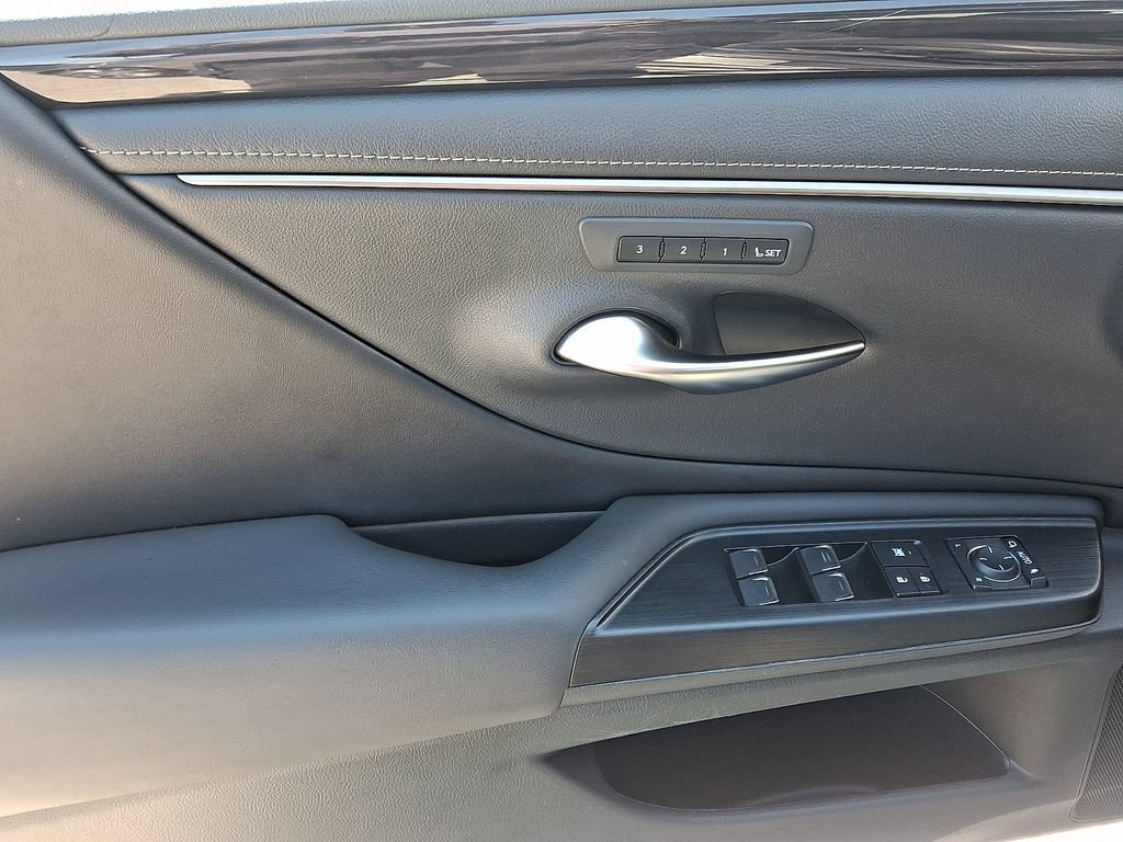 Used 2021 Lexus ES 350 w/ Premium Package FWD image 12