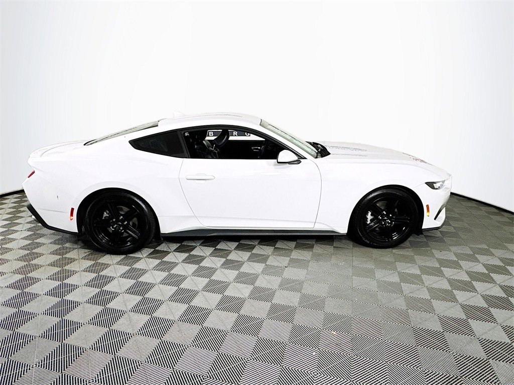 Used 2024 Ford Mustang Premium image 8