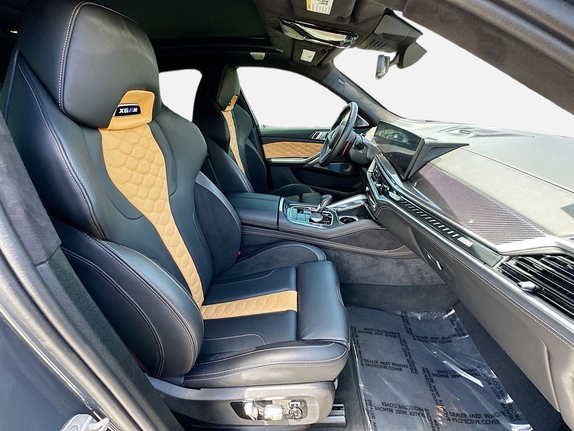 Used 2025 BMW X6 M Competition w/ Executive Package image 34