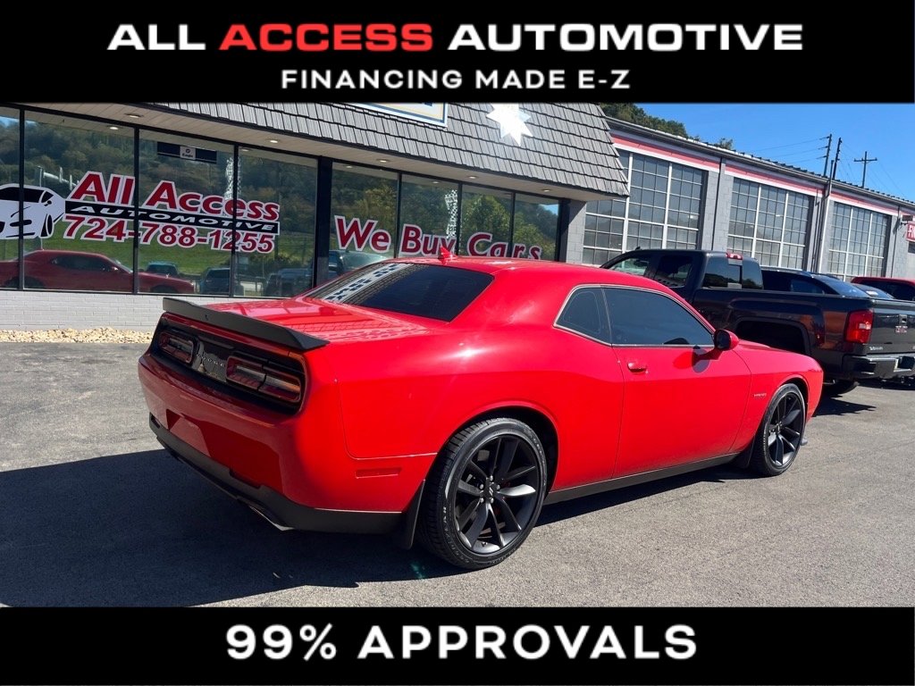 Used 2022 Dodge Challenger R/T w/ Plus Package image 2