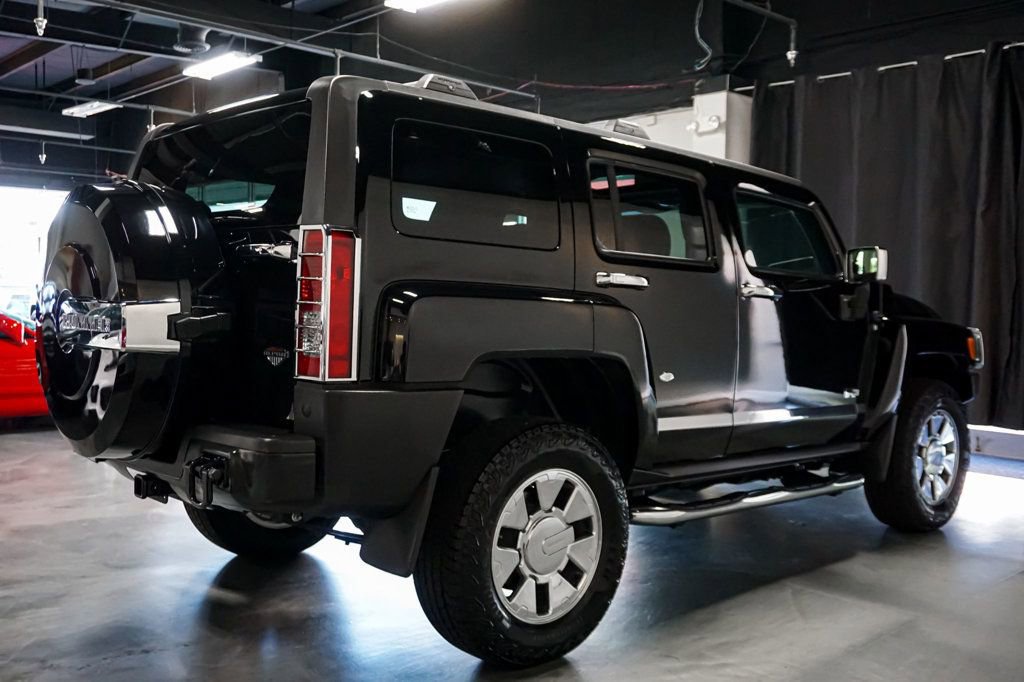 Used 2009 HUMMER H3 Alpha image 28