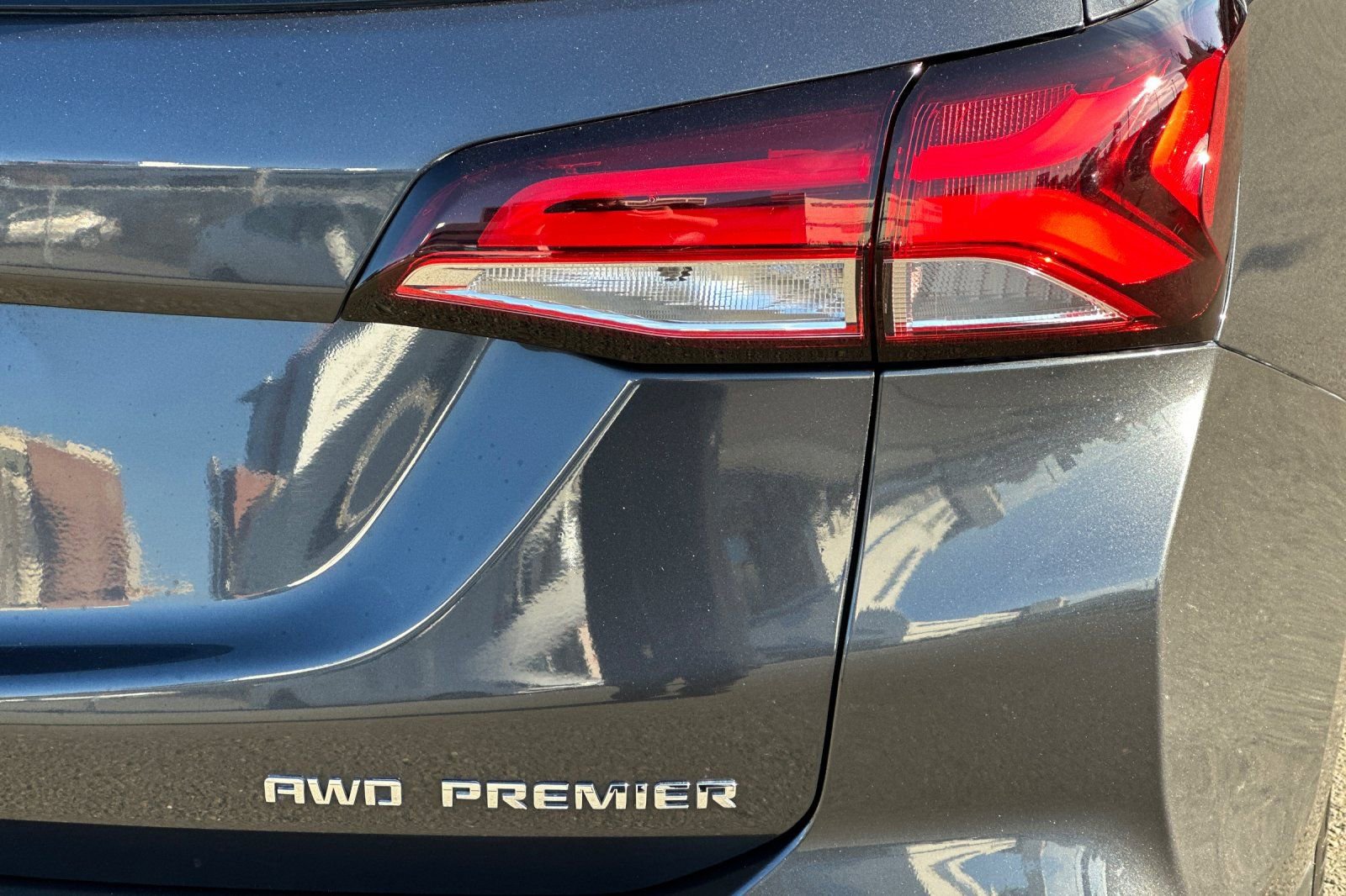 Used 2022 Chevrolet Equinox Premier image 36